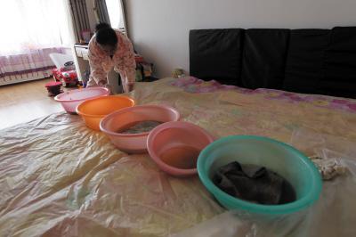 建瓯楼上漏水，住户失联，小区没物管，业主维权难！律师来支招……